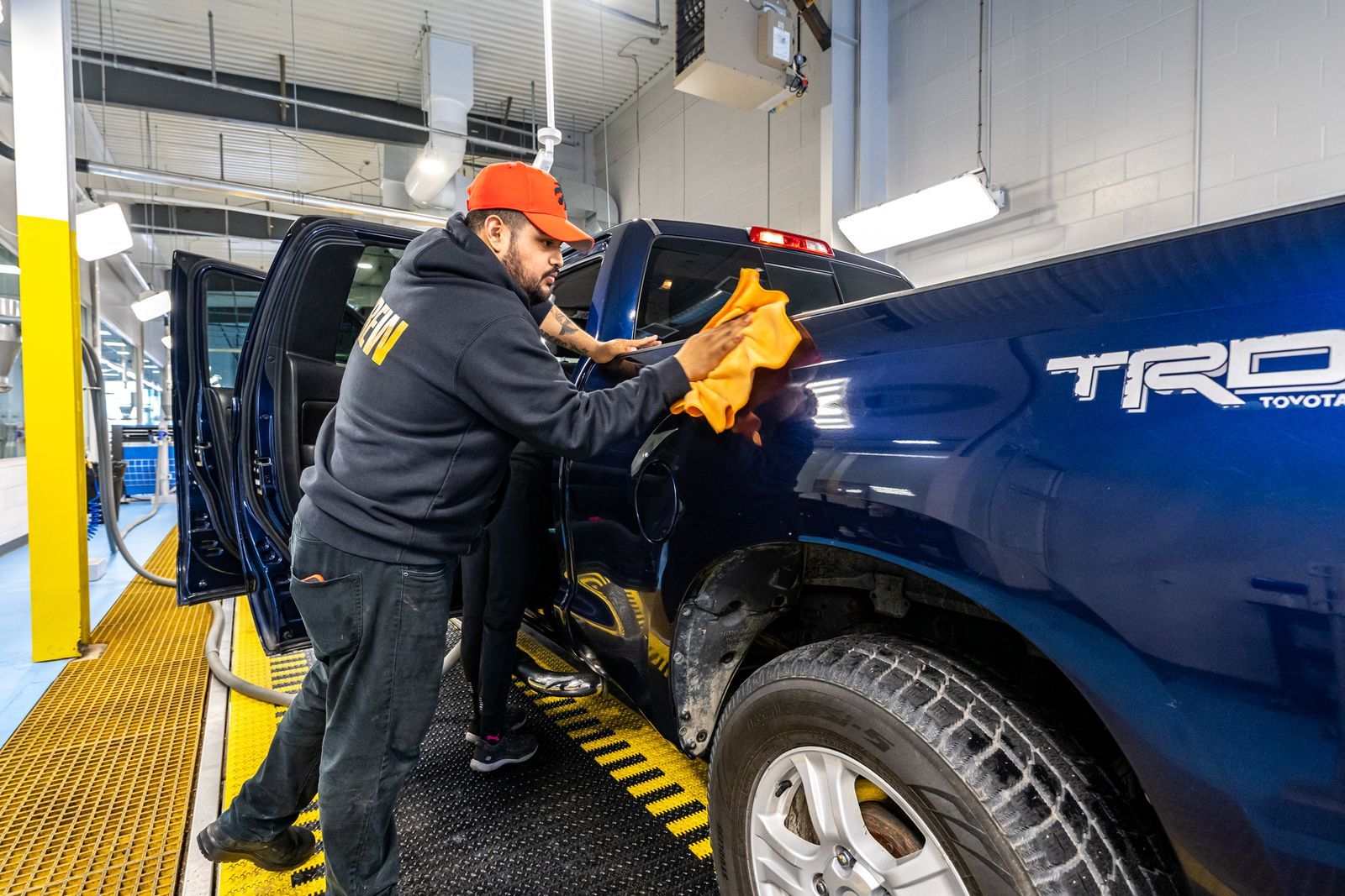 About US Dry N Shine Auto Spa